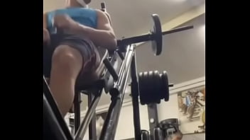 Cumming at the gym