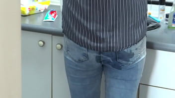 I found my stepson jerking off and I let him cum on my ass with my jeans on