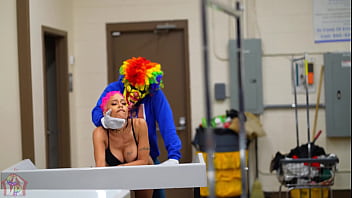 Ebony Pornstar Jasamine Banks Gets Fucked In A Busy Laundromat by Gibby The Clown