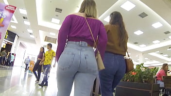 Phat Ass MILF in tight jeans