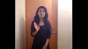 Desi Girlfriend showing boobs and pussy
