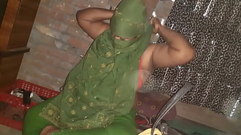 Indian horny bhabhi fucking in hotel room