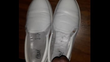 Corrida zapatos blancos