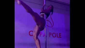 Gracyanne Barbosa - Pole Dance #33