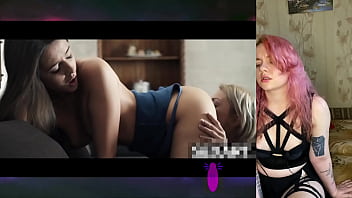 Девушка реагирует на чувственное лесби порно от Sex Art (английские субтитры)